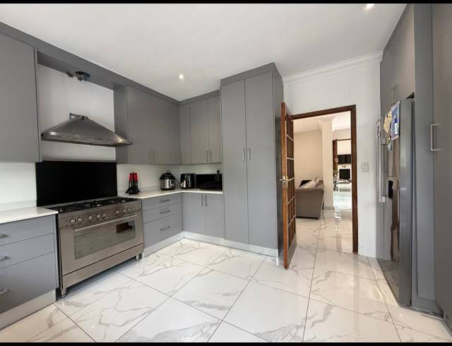 3 BEDROOM CLUSTER FOR SALE IN BRYANSTON